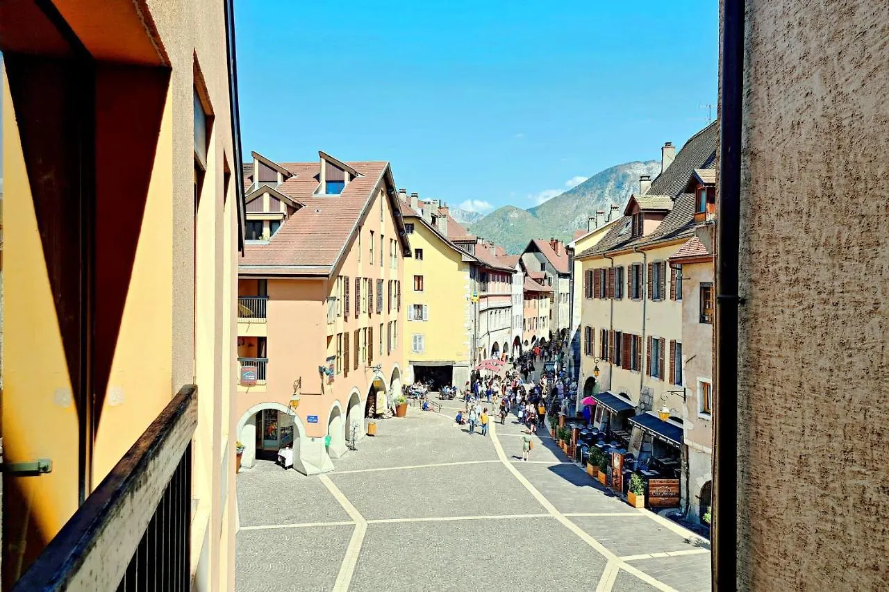Apartment 3 Bedroom - Heart Of Annecy - No Wifi