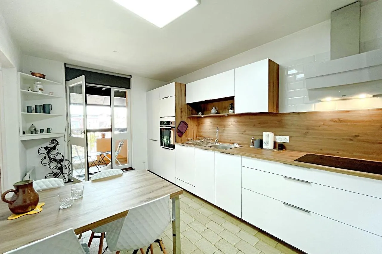 3 Bedroom - Heart Of Annecy - No Wifi